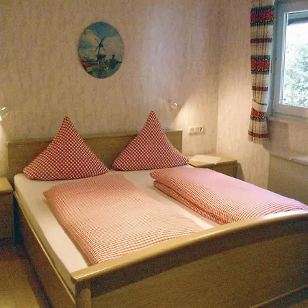 One-bedroom Holiday 06 *